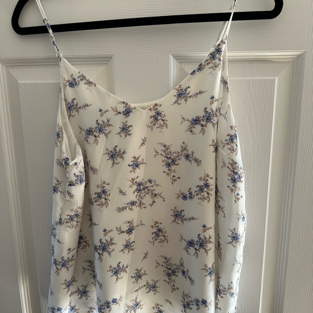Suzy Shier White and Blue Floral Crop Top